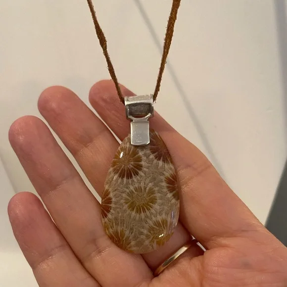 Fossilized coral sterling silver tan suede pendant necklace - Picture 5 of 10